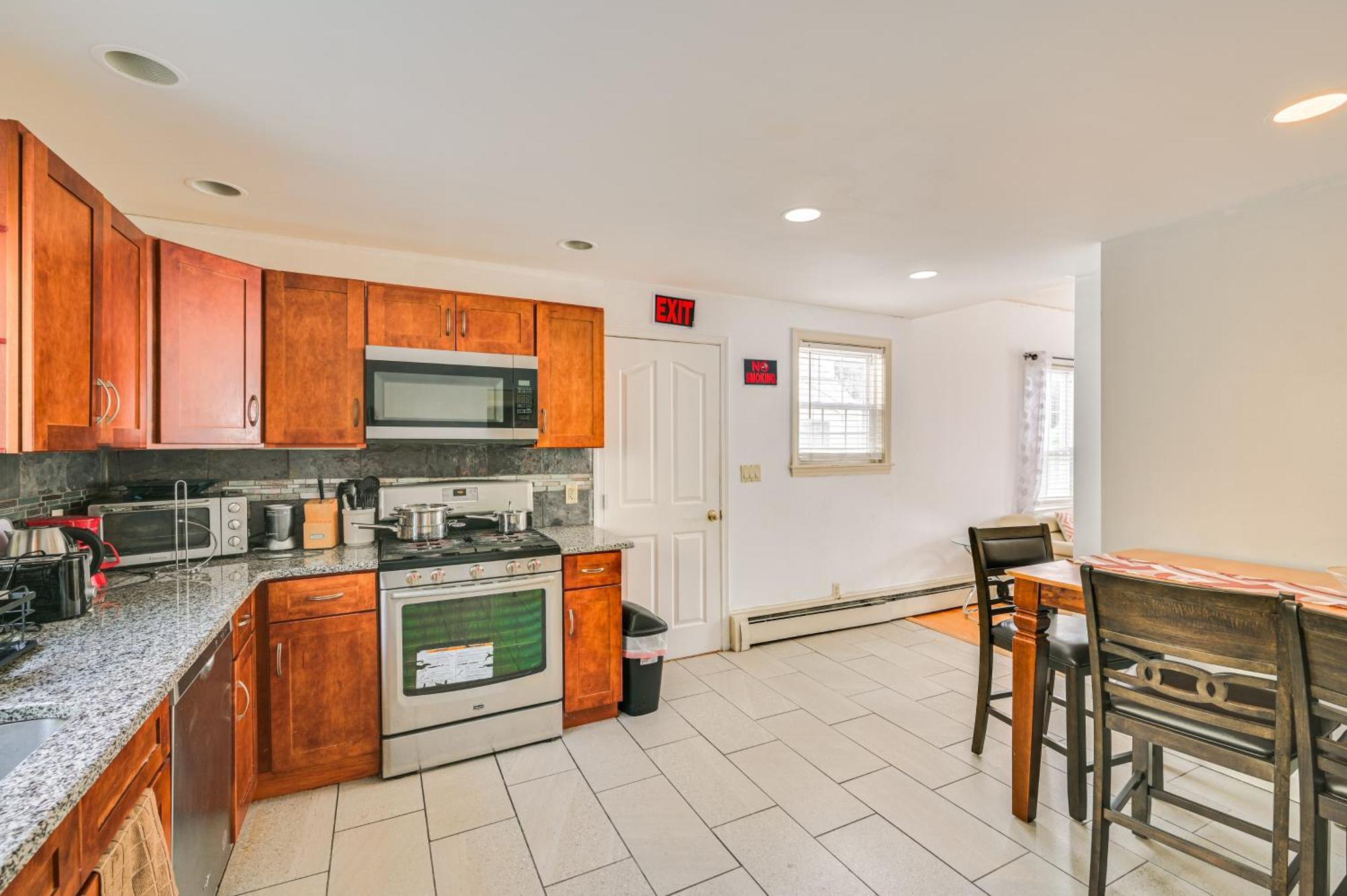 9 Mi To Dtwn Boston Cozy Malden Apartment Εξωτερικό φωτογραφία